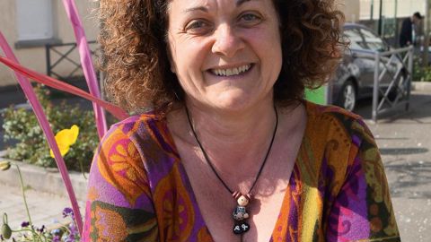 « Notre métier, c'est de créer du beau dans la vie ; le végétal est un facteur de pacification. Nous constatons très peu de vols ou de vandalisme dans nos espaces », affirme avec satisfaction Sylvie Sagne, directrice du service Nature et cadre de vie aux Mureaux.