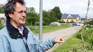 « Concilier la circulation de 8 000 véhicules, dont 300 poids lourds, la sécurité routière, la vie locale – notamment le bien-être des piétons et des enfants sur le chemin de l'école –, et la protection de l'environnement. Tel est l'objectif que le conseil municipal s'est fixé en 2009 », explique Patrick Barbier, maire de Muttersholtz.