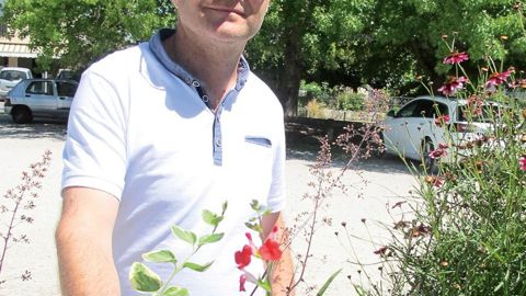 « Quand réseaux et bitume empêchent les plantations en pleine terre, il est toujours possible de recourir à la végétalisation hors-sol », argumente Fabrice Boinard, dirigeant de Citéflor et inventeur du CityMur®.PHOTO : VALÉRIE VIDRIL