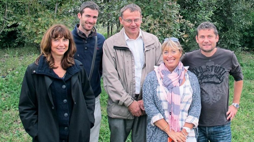 De gauche à droite, Sylviane Truchetet, directrice de l'Office de tourisme du Pays de Lunel, Colin Souche, conseiller en séjour à l'Office de tourisme, en charge de l'animation de l'arboretum, Jean-Louis Maniez, directeur-adjoint des services techniques, Paulette Goujon, adjointe au maire, et Philippe Gebelin, directeur du service pôle espace public, sont impliqués à des degrés divers.PHOTO : PASCAL FAYOLLE De gauche à droite, Sylviane Truchetet, directrice de l'Office de tourisme du Pays de Lunel, Colin Souche, conseiller en séjour à l'Office de tourisme, en charge de l'animation de l'arboretum, Jean-Louis Maniez, directeur-adjoint des services techniques, Paulette Goujon, adjointe au maire, et Philippe Gebelin, directeur du service pôle espace public, sont impliqués à des degrés divers.PHOTO : PASCAL FAYOLLE
