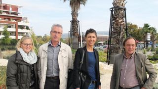 De gauche à droite : Marjorie Jan, responsable du bureau études travaux neufs, Daniel Légal, responsable du secteur entretien, Évelyne Bordes, conseillère municipale aux parcs et jardins, et Christian Guigue, directeur, veillent sur les espaces verts de Nîmes (30).PHOTO : PASCAL FAYOLLE