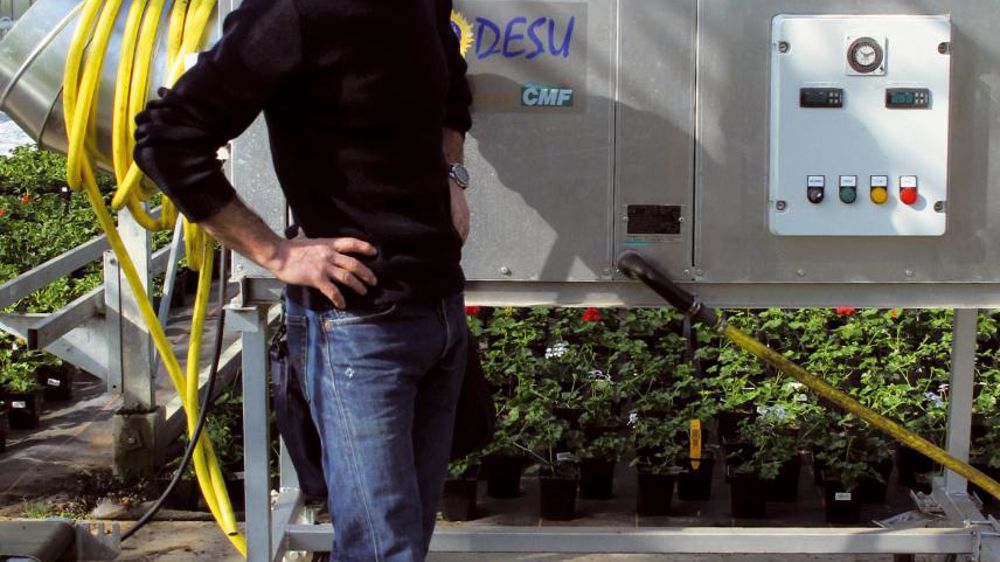 « Nous travaillons à fond sur la qualité des plantes. Avec la déshumidification, les maladies comme le botrytis ou le mildiou ont pratiquement disparu. Nous faisons juste un traitement de temps en temps », explique Alain Brichet.