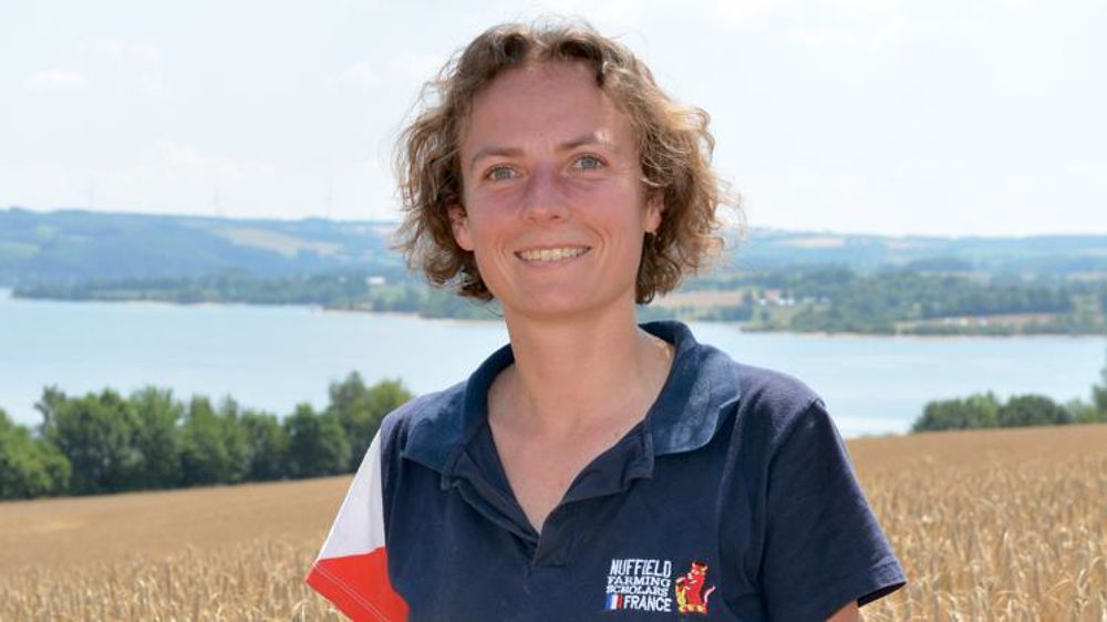 Pour Sarah Singla, agricultrice dans l’Aveyron, sur une exploitation en agriculture de conservation des sols depuis quarante ans, « le retrait du glyphosate serait contre-productif ». © Sébastien-Murat