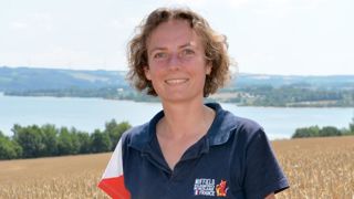 Pour Sarah Singla, agricultrice dans l’Aveyron, sur une exploitation en agriculture de conservation des sols depuis quarante ans, « le retrait du glyphosate serait contre-productif ». © Sébastien-Murat Pour Sarah Singla, agricultrice dans l’Aveyron, sur une exploitation en agriculture de conservation des sols depuis quarante ans, « le retrait du glyphosate serait contre-productif ». © Sébastien-Murat