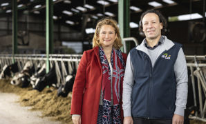 Béatrice de Noray, pour le groupe Bel, et Frédéric Dorilleau, pour l'APBO, cherchent à proposer des prix fixes sur la durée pour donner de la visibilité aux éleveurs. Béatrice de Noray, pour le groupe Bel, et Frédéric Dorilleau, pour l'APBO, cherchent à proposer des prix fixes sur la durée pour donner de la visibilité aux éleveurs.