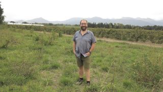 "La procédure Terres incultes est un bon outil pour remettre en valeur des terres à l abandon", note Pierre-Jean Savoldelli, qui est entouré de friches. "La procédure Terres incultes est un bon outil pour remettre en valeur des terres à l abandon", note Pierre-Jean Savoldelli, qui est entouré de friches.