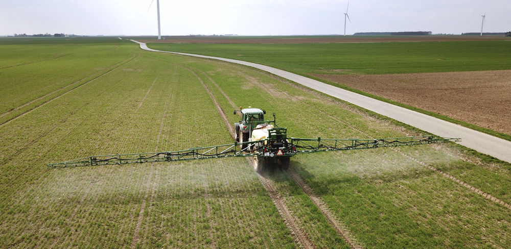 Selon les données provisoires gouvernementales, la moyenne des ventes de produits phytosanitaires pour la période 2019-2021 s'établit à 40 485 tonnes ; un indicateur en baisse depuis la moyenne triennale 2016-208. Selon les données provisoires gouvernementales, la moyenne des ventes de produits phytosanitaires pour la période 2019-2021 s'établit à 40 485 tonnes ; un indicateur en baisse depuis la moyenne triennale 2016-208.