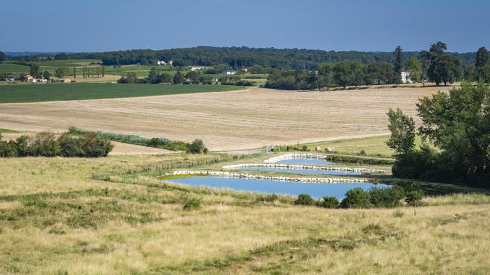 Selon l’Inrae, l’eau est un bien commun indispensable à de nombreux usages : « la rareté de cette ressource naturelle pourrait entraîner des conflits qu’il faut anticiper », précise ce dernier. ©Jean-Bernard Nadeau