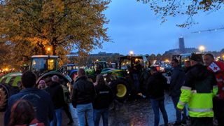 Les agriculteurs néerlandais ont paralysé la ville de La Haye le 16 octobre 2019 pour protester contre une réduction du cheptel pour des raisons environnementales. © DR Les agriculteurs néerlandais ont paralysé la ville de La Haye le 16 octobre 2019 pour protester contre une réduction du cheptel pour des raisons environnementales. © DR