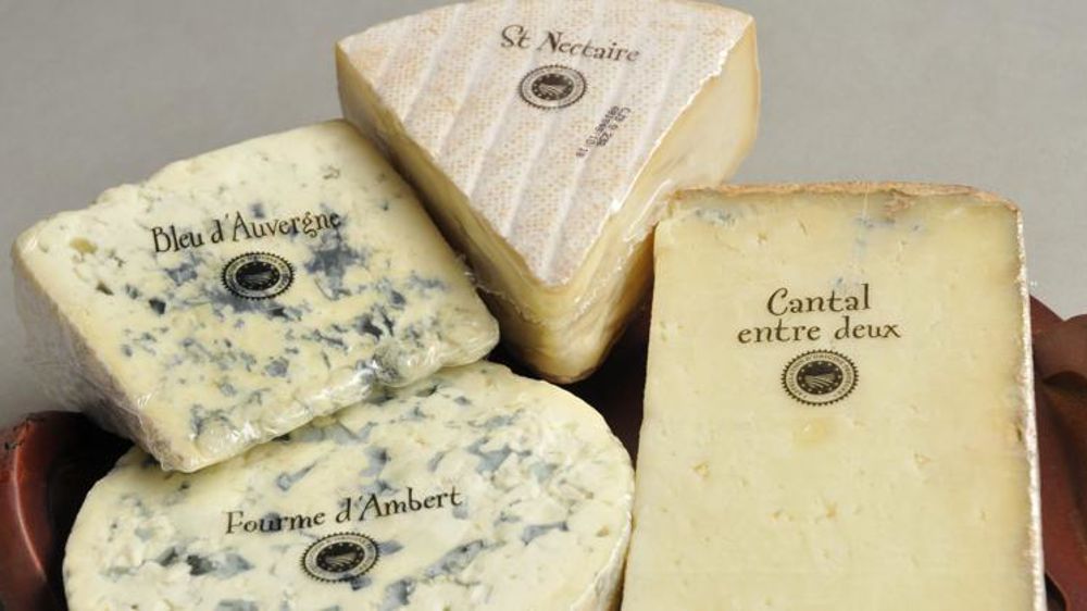 Le cahier des charges du bleu d’Auvergne est temporairement modifié, notamment concernant le volet de l’alimentation des vaches laitières, pour tenir compte des conséquences de la sécheresse. © Jean-Claude Grelier/GFA