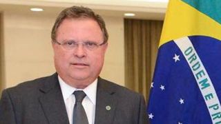 « Nous n’avons pas peur d’une ouverture au marché mais les conditions doivent être semblables », affirme Blairo Maggi, ministre de l’Agriculture au Brésil. « Nous n’avons pas peur d’une ouverture au marché mais les conditions doivent être semblables », affirme Blairo Maggi, ministre de l’Agriculture au Brésil.