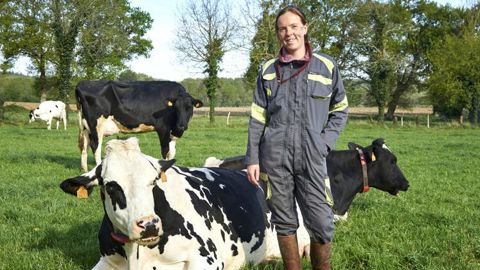 92 % des agricultrices françaises se disent heureuses d’exercer ce métier et sont pour la plupart optimistes quant à leur avenir professionnel. © Thierry Pasquet 92 % des agricultrices françaises se disent heureuses d’exercer ce métier et sont pour la plupart optimistes quant à leur avenir professionnel. © Thierry Pasquet