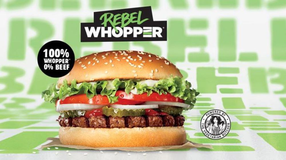 Avec son Rebel Whopper, Burger King entend attirer dans ses restaurants la clientèle végane. © Twitter @BurgerKingBE_FR
