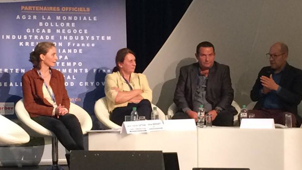 De gauche à droite : Christine Roguet, économie de la production à l’Ifip, Lydie Bernard, vice-présidente du conseil régional des Pays de la Loire, Gilles Garcion, commerçant en bestiaux, et Pascal Perri, économiste-consultant au Cabinet PNC Economic. © V. Scarlakens/GFA.