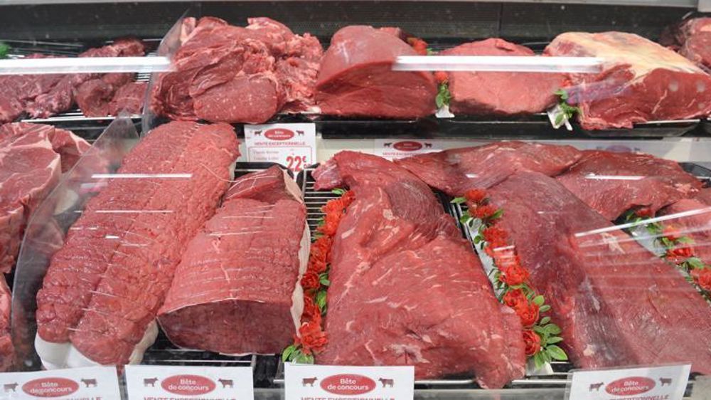 « Cette signature s’est faite en présence de Pierre Cabrit, président de Fil Rouge, et de Eric Barnay et Karen Kstatkiewicz, représentants d’Interbev. » © S. Leitenberger