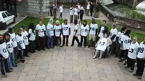 Le collectif ariégeois Campagne glyphosate a déposé 44 plaintes pour « mise en danger de la vie d’autrui » au tribunal de Foix le 15 octobre 2018. (Photo d’illustration.) © Facebook/J’ai du glyphosate dans les urines Le collectif ariégeois Campagne glyphosate a déposé 44 plaintes pour « mise en danger de la vie d’autrui » au tribunal de Foix le 15 octobre 2018. (Photo d’illustration.) © Facebook/J’ai du glyphosate dans les urines