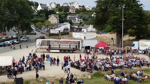 Le 9 septembre dernier, un déjeuner de soutien à Guillaume avait déjà rassemblé 1 000 personnes, selon les organisateurs. © I. Lejas/GFA Le 9 septembre dernier, un déjeuner de soutien à Guillaume avait déjà rassemblé 1 000 personnes, selon les organisateurs. © I. Lejas/GFA