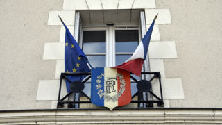 Malgré des difficultés croissantes, les élus locaux sont satisfaits des valeurs qu'ils trouvent dans leur engagement citoyen. Malgré des difficultés croissantes, les élus locaux sont satisfaits des valeurs qu'ils trouvent dans leur engagement citoyen.
