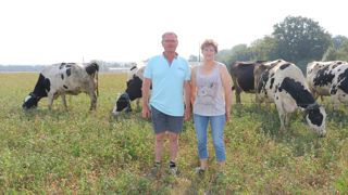 Isabelle et Stéphane Collet souhaitent conserver une production par vache soutenue tout en étant autonome à l'échelle de la ferme. Isabelle et Stéphane Collet souhaitent conserver une production par vache soutenue tout en étant autonome à l'échelle de la ferme.