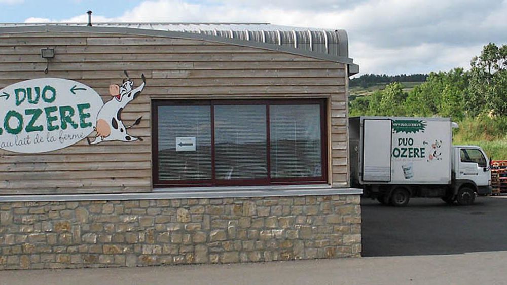 Pour faire connaître leurs produits, les neuf coopérateurs consacrent chacun une journée par mois à une animation commerciale.© FRÉDÉRIQUE EHRHARD