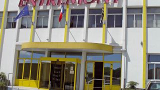 Entremont possède des outils industriels neufs ou récemment modernisés (ici à Quimper, Finistère), ce qui les rend attractifs pour un repreneur. Entremont possède des outils industriels neufs ou récemment modernisés (ici à Quimper, Finistère), ce qui les rend attractifs pour un repreneur.