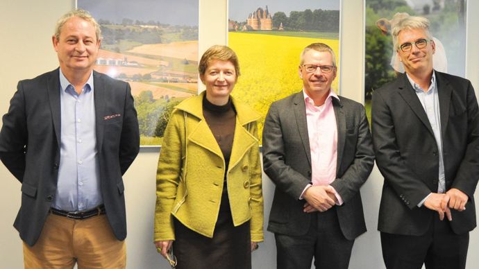 Patrick Aps, DG de Cap Seine, Sabine Enjalbert, DG d'Interface, Jean-Charles Deschamps, président de Cap Seine et François Barret, président d'Interface, le 18 février dans les locaux de Cap Seine.