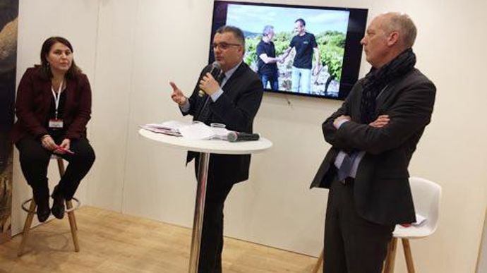 De gauche à droite, Rachel Blumel, directrice de Coop de France agroalimentaire, Michel Prugue, président et Pascal Viné, délégué général de Coop de France, lors de la conférence de presse au Sia. © H. LAURANDEL De gauche à droite, Rachel Blumel, directrice de Coop de France agroalimentaire, Michel Prugue, président et Pascal Viné, délégué général de Coop de France, lors de la conférence de presse au Sia. © H. LAURANDEL