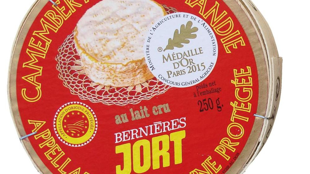 Avec ses 5 500 tonnes, l'appellation d'origine protégée « camembert de Normandie » est le Petit Poucet. Outre Lactalis avec ses marques Jort et Moulin de Carel, on y trouve les fromagers Gillot, Graindorge, Réaux et Isigny Sainte-Mère.