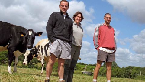 Les associés du Gaec de Malabrit: « Dans le groupe, nous avons tous entre trois à quatre mois de stock… mais il faudrait des repousses en septembre-octobre. »