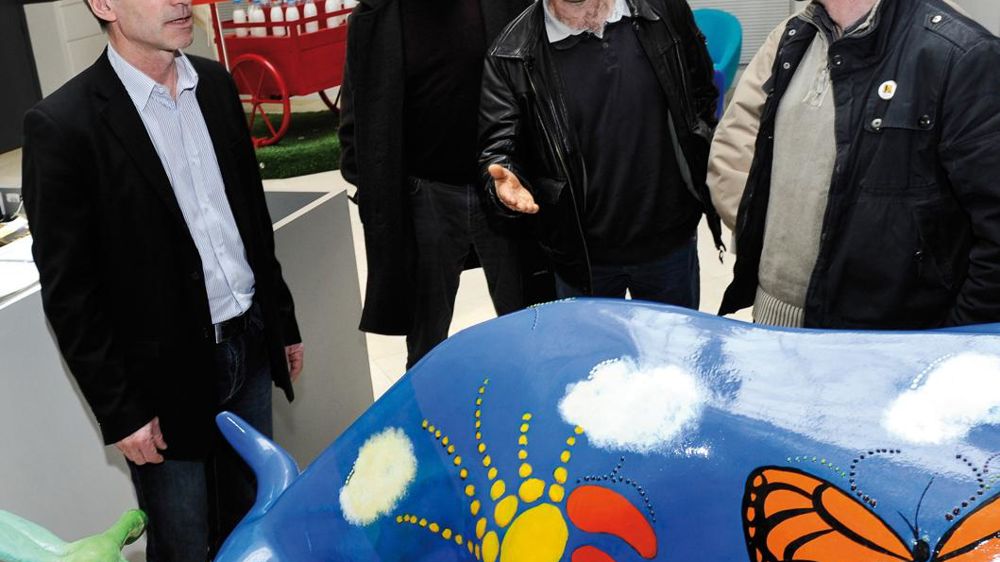 En 2014, Thierry Roquefeuille (à g.) accueillait La Confédération Paysanne et son porte-parole, Laurent Pinatel (à dr.). La Coordination Rurale devrait à son tour intégrer le Cniel et ses instances régionales à l'automne, signant ainsi la représentativité de tous les producteurs. © CÉDRIC FAIMALI/GFA