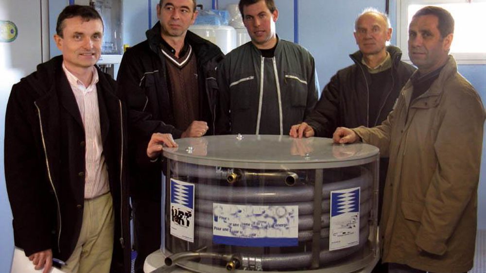 Au centre, Christophe Ravenel, du Gaec de L'Hôtel Gallet, entouré des partenaires.© C.H.