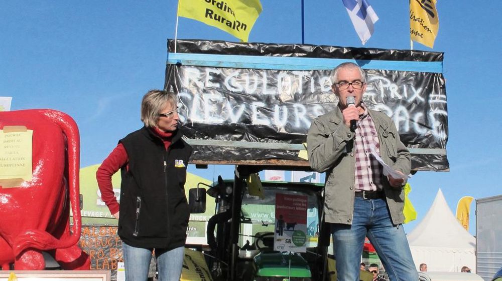 Au Space de Rennes, Éric Duverger, de la Confédération paysanne, et Véronique Le Floch, de l'OPL, ont relayé avec l'Apli la vision de leurs adhérents : des volumes régulés pour des prix rémunérateurs.© C.H.