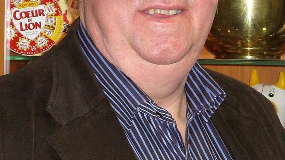 Jean-Marie Meulle. Après quinze ans à la tête du groupe coopératif bas-normand Agrial, il a pris sa retraite fin décembre. Avec 2,2 milliards d'euros de CA en 2009 et 8 000 sociétaires actifs, le groupe est un acteur majeur, mais discret, de l'Ouest. Sa polyvalence (céréales, activité cidricole, salades Florette, lait, viandes…) a donné à Jean-Marie Meulle un regard pragmatique et sans tabou sur la filière laitière. Agrial a un contrat de collecte avec la Compagnie laitière européenne (Bongrain)