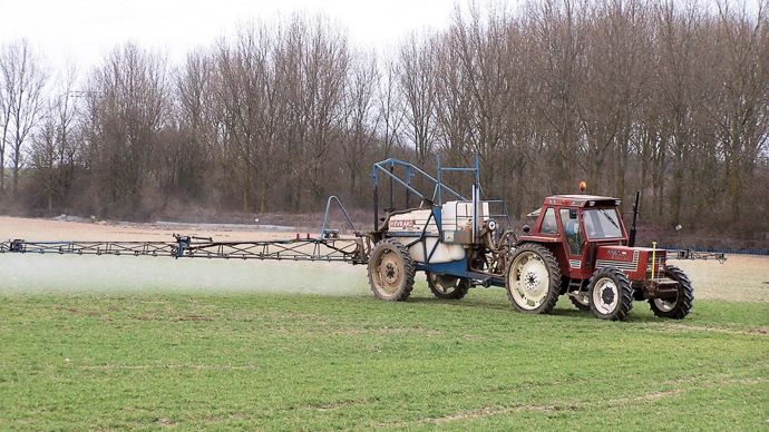Ces herbicides sont adaptés au désherbage précoce, à la sortie hiver, au stade 3 feuilles-2 noeuds. V. MARMUSE