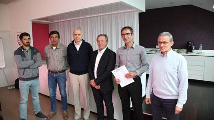 De gauche à droite, Clément et Bruno Lafoscade, céréaliers, Didier Fourcaud, président de La Périgourdine, Dominique Allafort, Périgord farine à Busserolles, Patrick Laurant, directeur des achats du site de Condat-sur-Trincou, Jean-François Lacoste, directeur de la coopérative. De gauche à droite, Clément et Bruno Lafoscade, céréaliers, Didier Fourcaud, président de La Périgourdine, Dominique Allafort, Périgord farine à Busserolles, Patrick Laurant, directeur des achats du site de Condat-sur-Tri