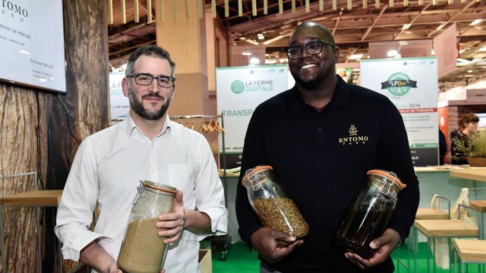 Stéphane Ballas, chef de projet chez Ovalie Innovation et Grégory Louis, PDG et fondateur d'Entomo Farm, au Sia 2018.