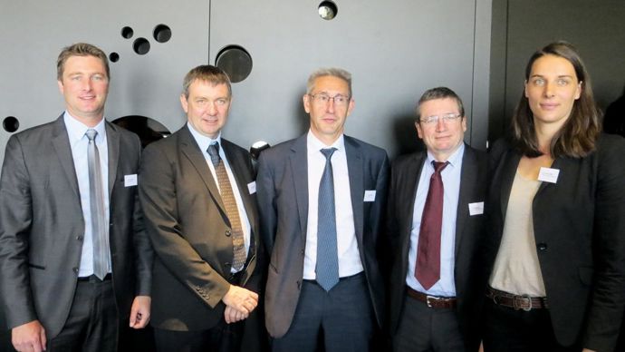 De gauche à droite, Thomas Salmon, directeur commercial, Jacques Haverlant, directeur marketing, Jacques Esquerré, directeur général, Gilles Rouas, directeur développement, et Agnès Gauliard, responsable marketing.M. COISNE