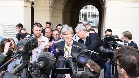 À Caen (Calvados), assiégé par des agriculteurs le 21 juillet, Stéphane Le Foll présentait les grandes lignes du plan de soutien à l'élevage, complété début septembre, après les manifestations de Paris. © CÉRÈS-PRESS