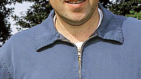 Jacques Jaouen est producteur de lait en Gaec dans le Finistère. Président de la chambre d'agriculture de ce département et de la région Bretagne, il estime qu'il est urgent de se préparer à la suppression des quotas. Il propose la création d'organisations de producteurs (OP) par laiterie. Ces OP se retrouveraient au sein d'associations à l'échelle des bassins de production pour définir des stratégies régionales. Dans l'immédiat, Jacques Jaouen veut en débattre, en premier lieu en rencontrant le