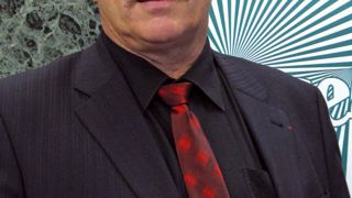Pascal Férey est président de la FRSEA de Basse-Normandie. C'est à ce titre qu'il a proposé à l'interprofession bas-normande et aux pouvoirs publics d'expérimenter une contractualisation producteurs transformateurs dans sa région. L'idée a été reprise en Bretagne- Pays de la Loire. Éleveur dans la Manche sur une surface de 130 ha, dont 80 ha de marais, pour 460 000 l de quota, avec son épouse et un salarié, il siège aussi au bureau de la FNSEA et est administrateur de la coopérative Les Maîtres Pascal Férey est président de la FRSEA de Basse-Normandie. C'est à ce titre qu'il a proposé à l'interprofession bas-normande et aux pouvoirs publics d'expérimenter une contractualisation producteurs transformateurs dans sa région. L'idée a été reprise en Bretagne- Pays de la Loire. Éleveur dans la Manche sur une surface de 130 ha, dont 80 ha de marais, pour 460 000 l de quota, avec son épouse et un salarié, il siège aussi au bureau de la FNSEA et est administrateur de la coopérative Les Maîtres