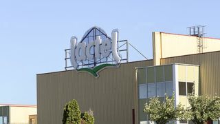 Si le géant du lait souhaite négocier sereinement avec ses livreurs, Serge Moly relativise l’enjeu : « La contractualisation n’est pas un remède contre les effets de la volatilité. » Si le géant du lait souhaite négocier sereinement avec ses livreurs, Serge Moly relativise l’enjeu : « La contractualisation n’est pas un remède contre les effets de la volatilité. »