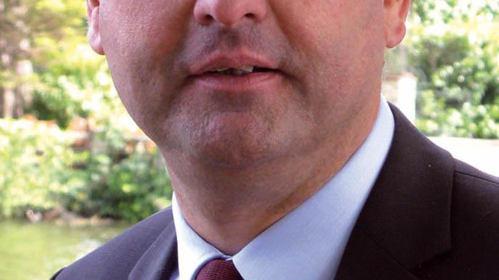 Daniel Chevreul est directeur des approvisionnements en lait de Bongrain. Le groupe transforme un peu plus de 3 milliards de litres, sans les partenariats à l'international, dont 2,4 milliards de litres en France. Son chiffre d'affaires est de tendance inverse : 3,279 milliards d'euros en 2009, dont 35 % en France. Bongrain a amélioré son résultat net de 17 % en 2009, sans retrouver les niveaux de 2007 et 2006 (44,5 M€, contre 161,7 M€ et 112,1 M€). Daniel Chevreul est aussi président de l'inter