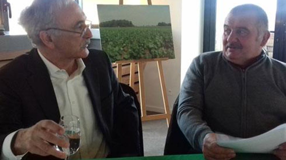 A gauche, Hervé Valette, directeur général, aux côtés de Guy Lamisse, président de la coopérative qui pèse 23,8 millions d'euros. A gauche, Hervé Valette, directeur général, aux côtés de Guy Lamisse, président de la coopérative qui pèse 23,8 millions d'euros. A gauche, Hervé Valette, directeur général, aux côtés de Guy Lamisse, président de la coopérative qui pèse 23,8 millions d'euros. A gauche, Hervé Valette, directeur général, aux côtés de Guy Lamisse, président de la coopérative qui pèse 23,8 millions d'euros.