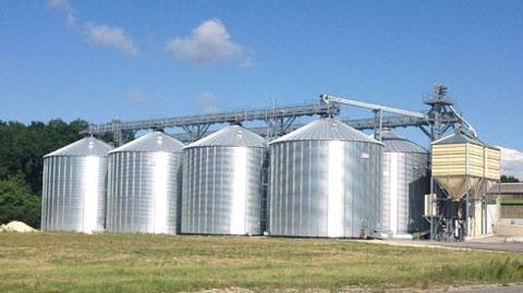 A Coullons, Alain Suplisson a investi dans un silo flambant neuf pour répondre aux exigences de la filière CRC. © SUPLISSON A Coullons, Alain Suplisson a investi dans un silo flambant neuf pour répondre aux exigences de la filière CRC. © SUPLISSON