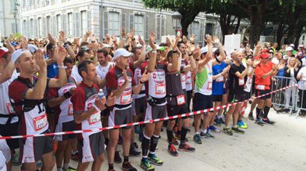 Les coureurs ont fait le plein d'énergie sur la ligne de départ, au rythme des bandas. © C. QUEHEILLE Les coureurs ont fait le plein d'énergie sur la ligne de départ, au rythme des bandas. © C. QUEHEILLE