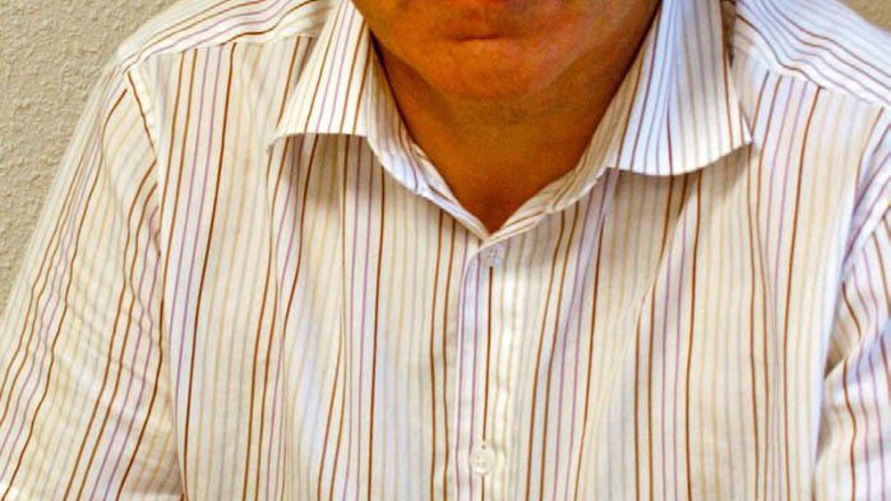 Michel Dantin est député européen, membre du PPE* (droite modérée), la principale formation du Parlement. Il a présenté, le 8 juillet dernier, la position de son groupe sur l'avenir de la Pac. Très proche de Michel Barnier, l'ancien élève du lycée agricole de Ressins dans la Loire (BTS élevage) a commencé sa carrière dans les organisations professionnelles savoyardes (JA, FDSEA) avant de suivre, en 2002, Hervé Gaymard, alors ministre de l'Agriculture. Membre de la commission spéciale sur les per