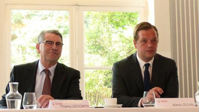 Thierry Lecomte, président du conseil de surveillance de Tereos, et Alexis Duval, président du directoire, entrevoient des perspectives de croissance favorables pour le groupe sucrier sur l'exercice 2016-2017. © R. FOURREAUX Thierry Lecomte, président du conseil de surveillance de Tereos, et Alexis Duval, président du directoire, entrevoient des perspectives de croissance favorables pour le groupe sucrier sur l'exercice 2016-2017. © R. FOURREAUX