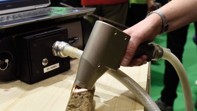 Arvalis présente le laboratoire portatif d'analyse du sol express.C. FAIMALI