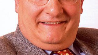 Luc Morelon est le porteparole de Lactalis. Alors qu'il ne reste que quatre campagnes laitières avant la disparition des quotas, il s'alarme de voir que la France n'a toujours pas de projet pour la suite. Les éleveurs sont déjà confrontés à une forte fluctuation des prix et rien n'est fait pour les aider à s'adapter et à se préparer à l'après-2015. Lactalis s'apprête à définir sa position à ce sujet et à la défendre. Mais d'ores et déjà, Luc Morelon affiche un point de vue qui peut sembler radic Luc Morelon est le porteparole de Lactalis. Alors qu'il ne reste que quatre campagnes laitières avant la disparition des quotas, il s'alarme de voir que la France n'a toujours pas de projet pour la suite. Les éleveurs sont déjà confrontés à une forte fluctuation des prix et rien n'est fait pour les aider à s'adapter et à se préparer à l'après-2015. Lactalis s'apprête à définir sa position à ce sujet et à la défendre. Mais d'ores et déjà, Luc Morelon affiche un point de vue qui peut sembler radic