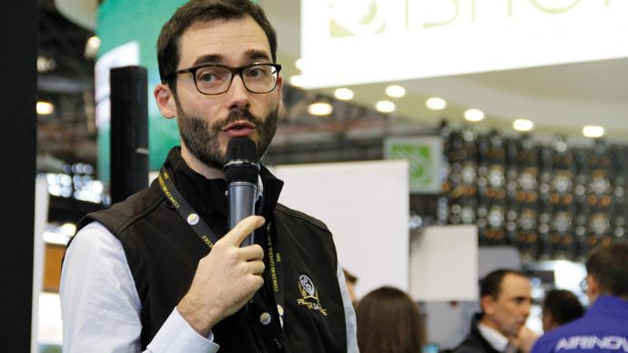 Max (logo en médaillon), mélange d'algorithmes et d'intelligence artificielle, a été présenté au Sima par Xavier Faure, directeur technique de Piloter sa ferme.L.PETIT